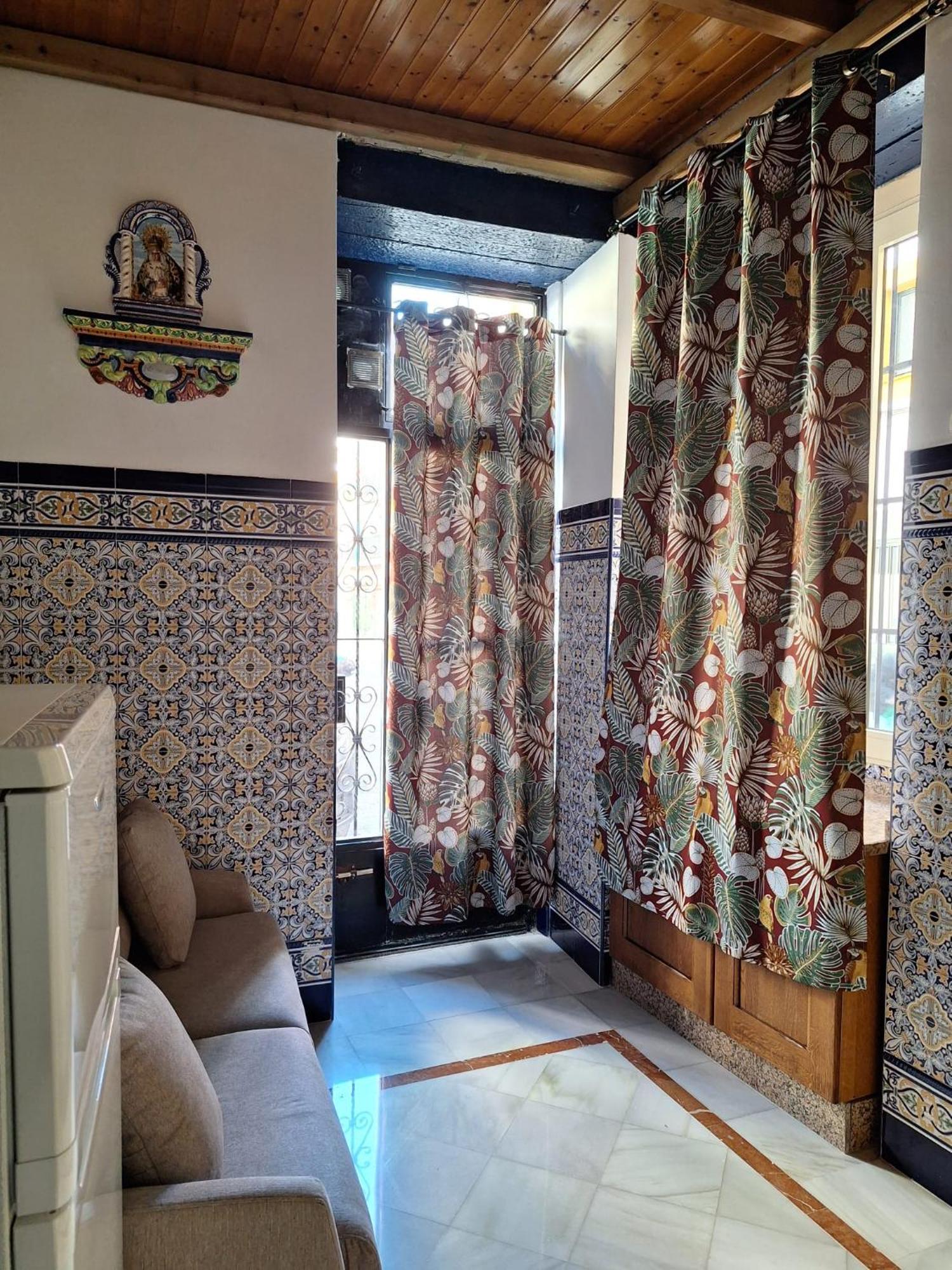 Apartamento Plaza San Roman Seville Exterior photo